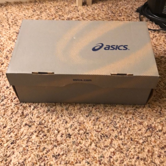 Women’s running shoe size 9.5 - Picture 5 of 6